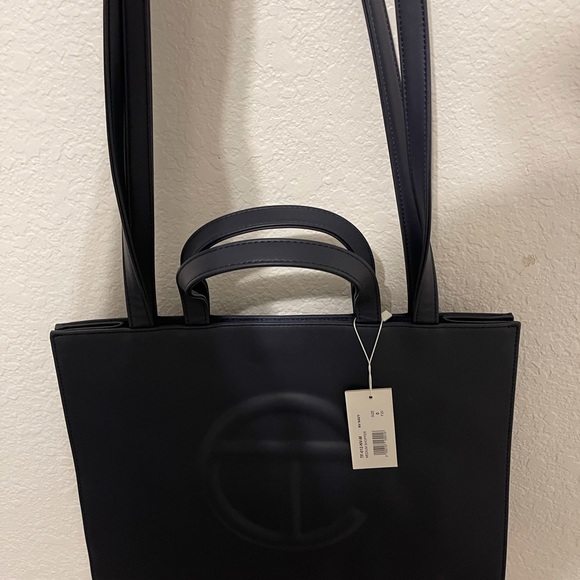 Medium Telfar - Picture 4 of 8